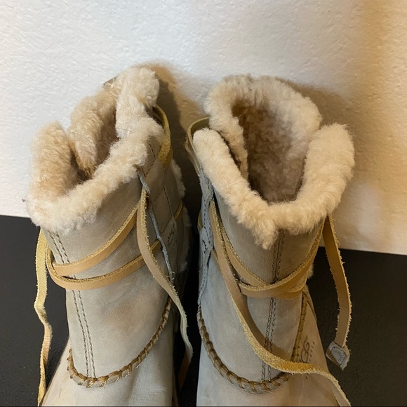 UGG light gray suede leather Cove lace up booties 9 - Picture 4 of 13